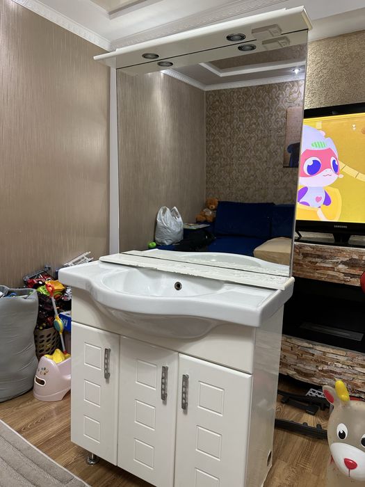 Тумбочка з умивальником