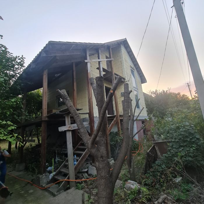 Продаж земельної ділянки з будинком Васильків