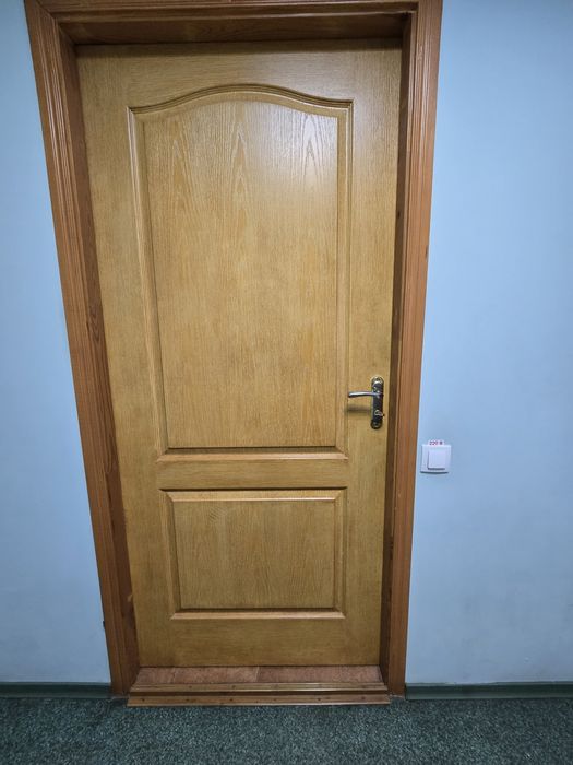Двері б/у  гарний стан
