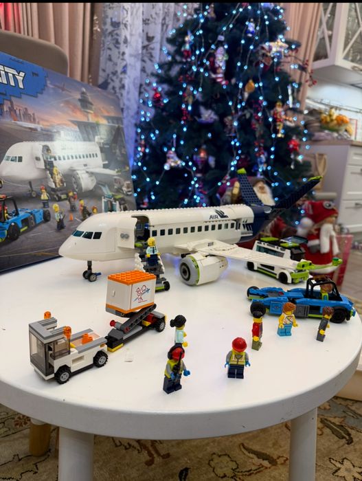 Lego пасажирський літак