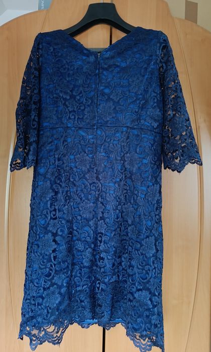 Sukienka koronkowa  48