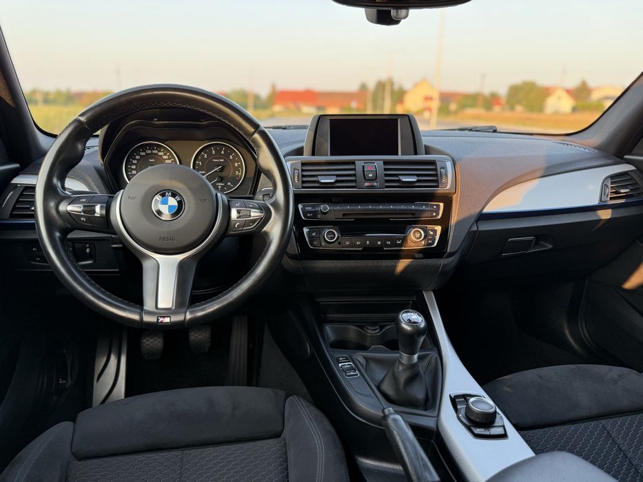 BMW Seria 1 M Pakiet  2016  116i Benzyna Manual  Full LED Bezwypadkowy