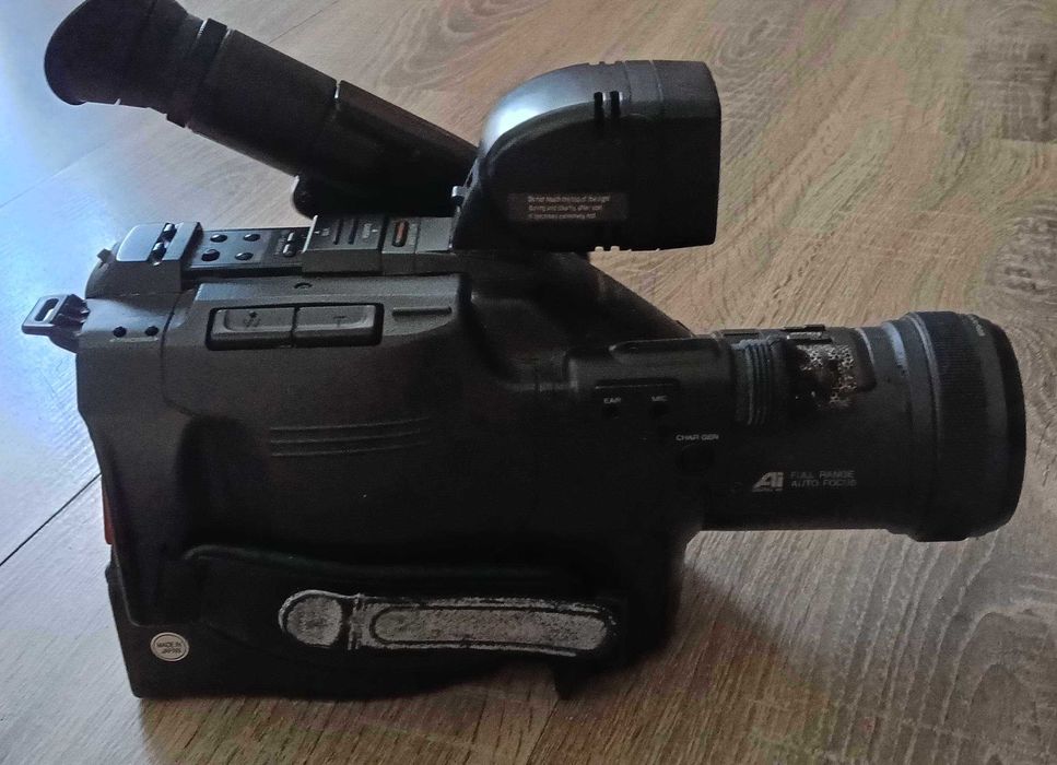 Японська відеокамера Panasonic NV-G202B