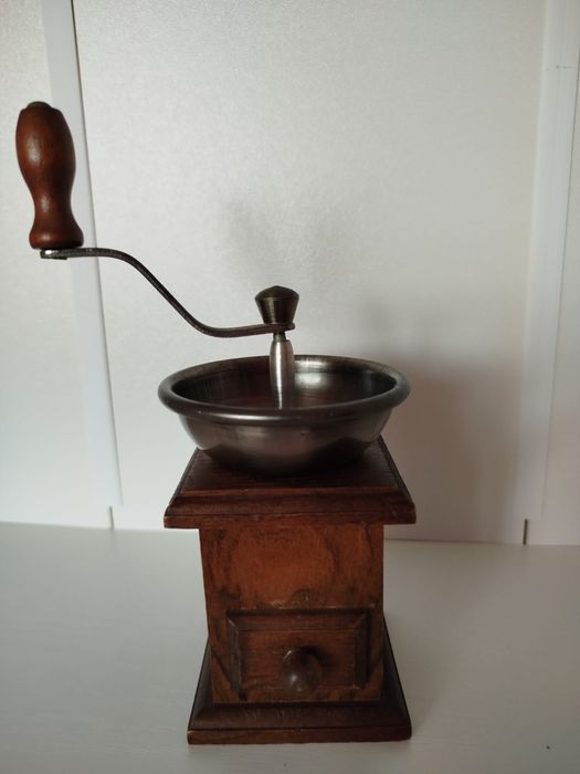 Кавомолка старовинна.