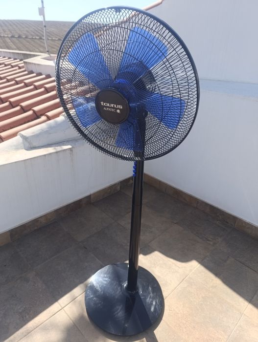 Ventoinha de pé marca Tauros