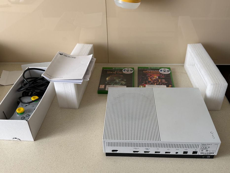 konsola xbox one S 1 TB