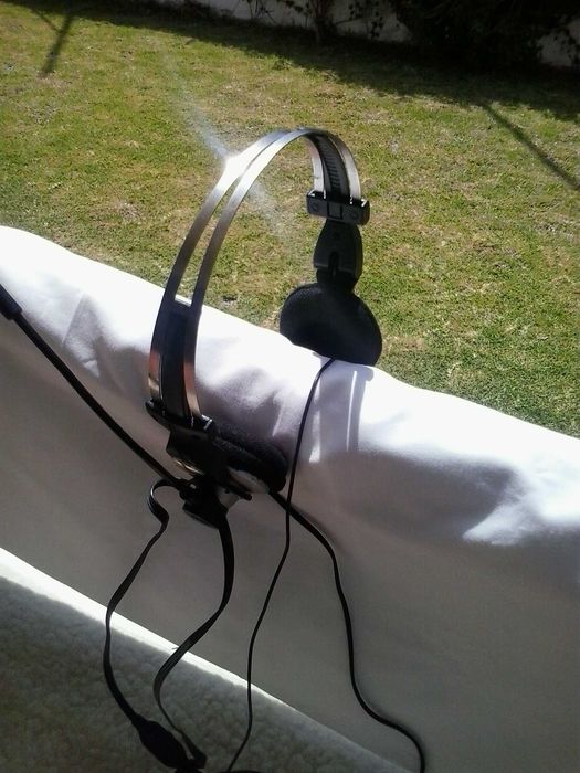 rádios despertadores auscultadores máquina fotográfica leitores DVD