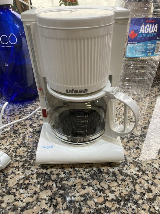 Cafeteira branca