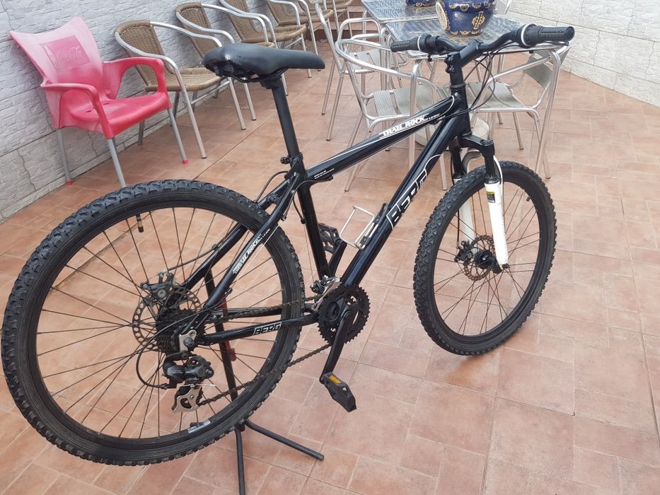 Bicicleta de adulto roda 26 travão de disco impecável