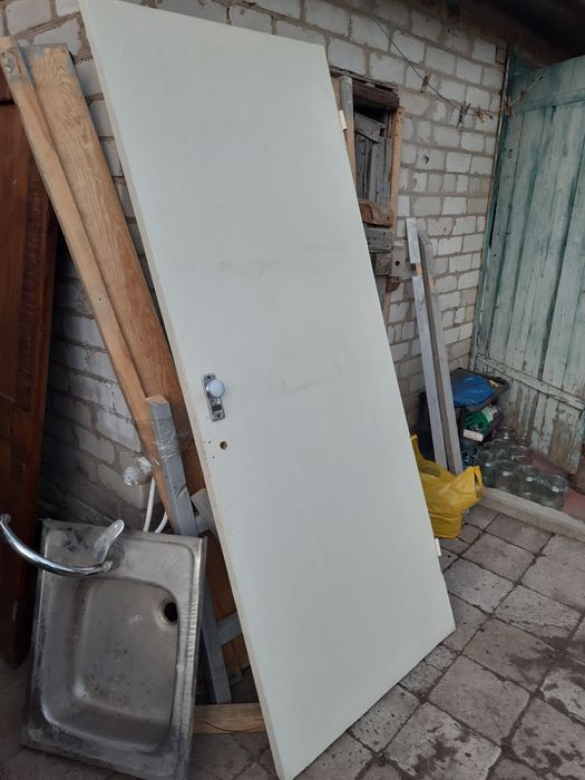 Двері вхідні , міжкомнатні