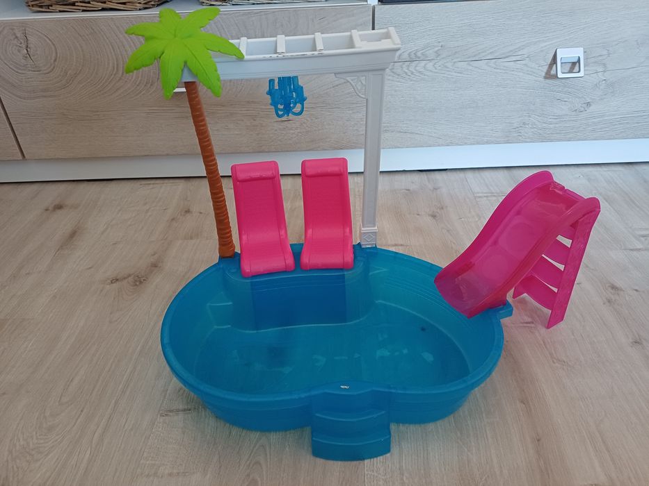 Basen barbie zjeżdżalnia