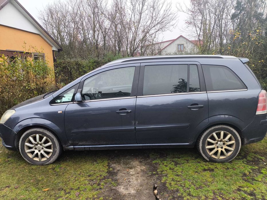 Opel Zafira b 2006 1.9 JTD 150 km