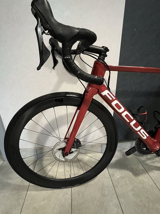 Focus isalco max 8.8 r.56 / 2023 / Karbonowe kola Novatec 50mm