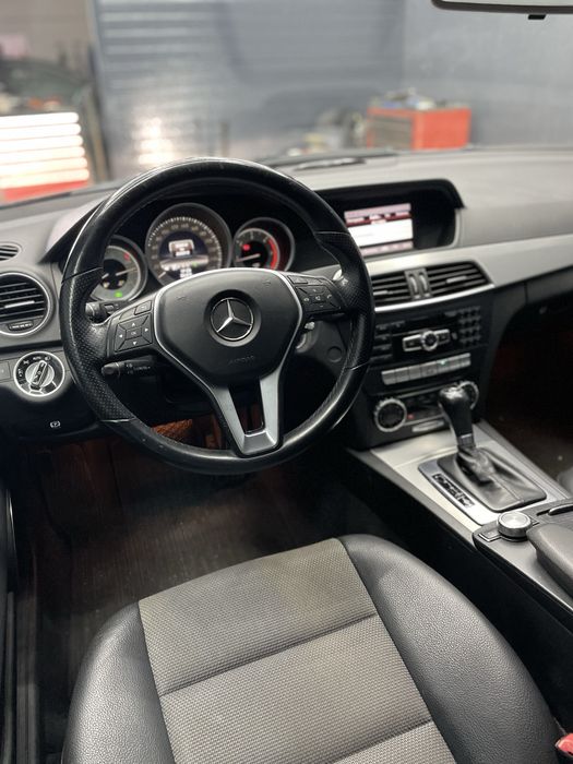 MERCEDES BENZ C 220 Avantgard