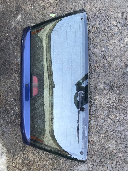 Задня кришка багажника зі склом Honda CR-V 1997-2001 роки