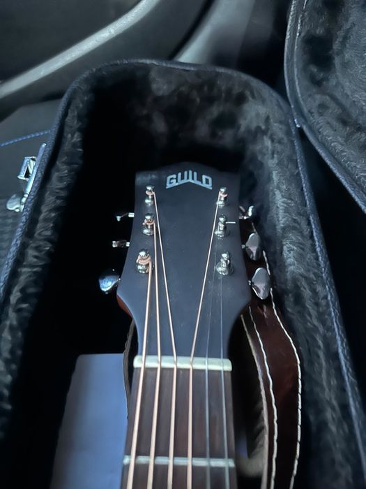 Guitarra acustica guild F240 E com case gator
