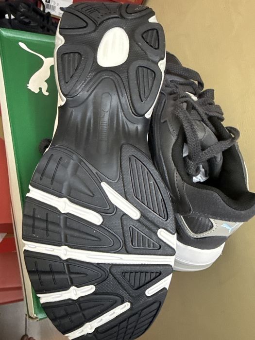 Кросівки Puma Teveris Nitro у розмірі 44 (US 10,5), довжина устілки 28,5 см.