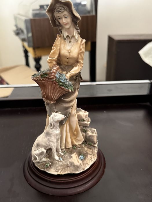 Varias louças decoraçao novas de exposição algumas com mais de 40 anos