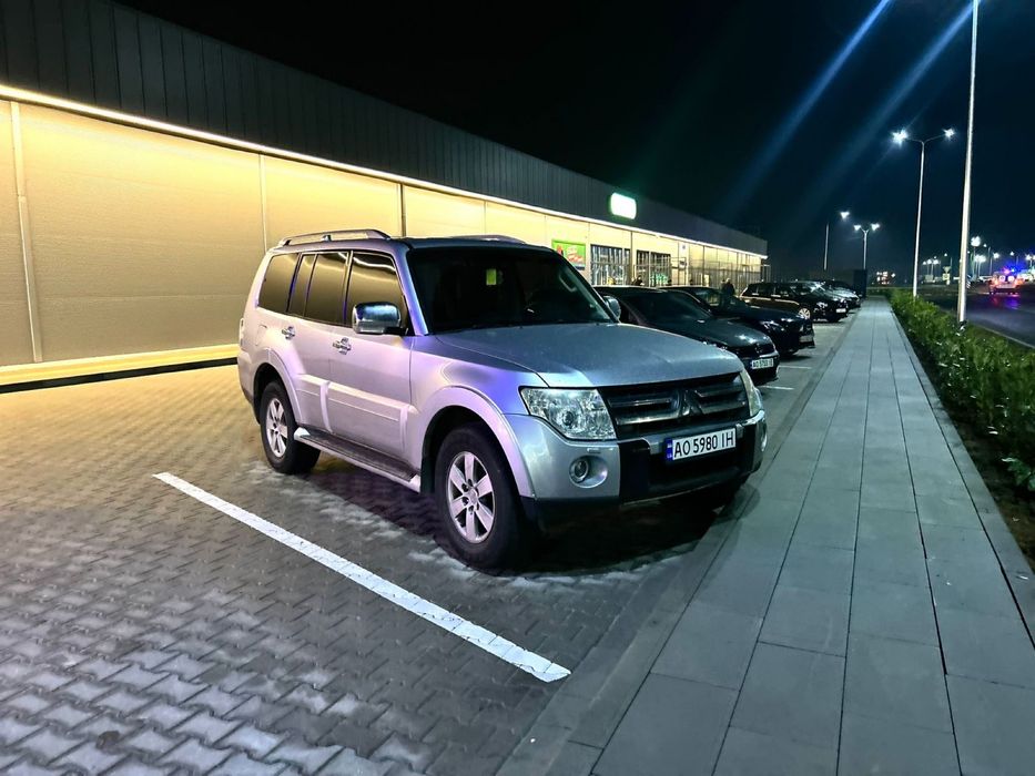 Mitsubishi Padjero Wagon 2007 рік 3.0 газ/бензин