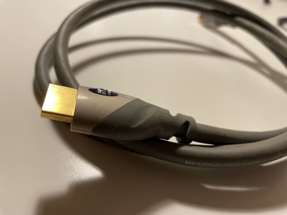 Cabo HDMI dourado