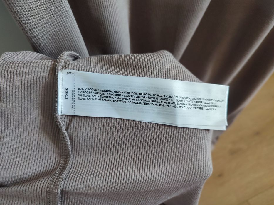 Prążkowana prosta sukienka z wiskozy Mango roz. L
