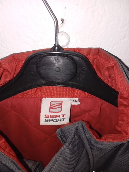 Casaco SEAT Sport oficial em bom estado.
