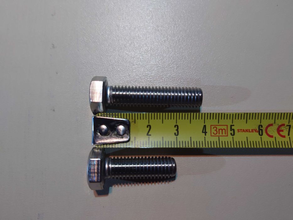Śruby kwasoodporne ,nierdzewne  M8x25 , 8x45 podkładką 
i nakrętką.