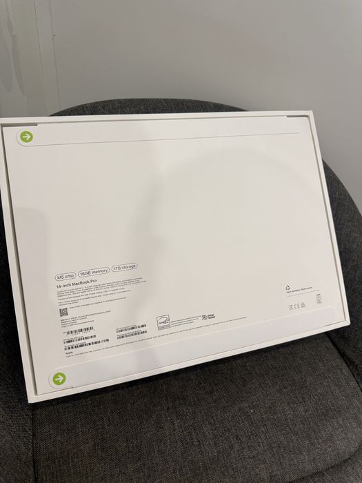 Новий MacBook Pro 14"  M5, 16 ГБ , 1 ТБ