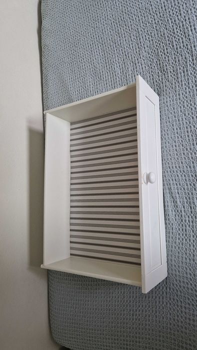 Comoda muda fraldas IKEA