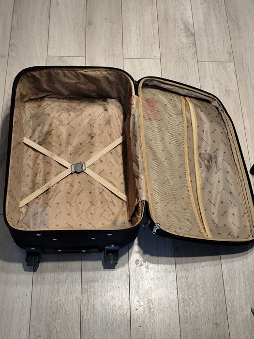 Валіза, чемодан.