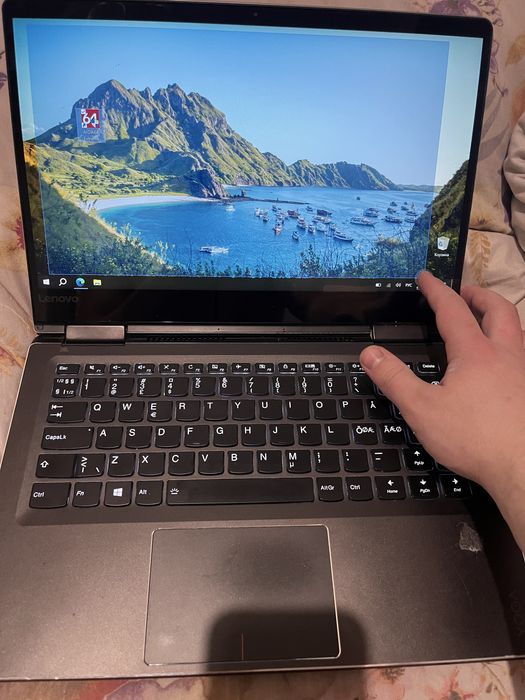 Сенсорний ноутбук Lenovo Yoga