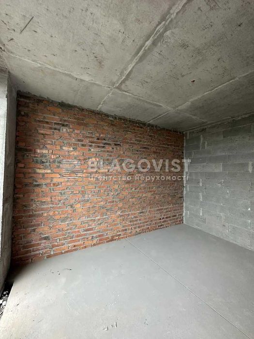 Продаж 1кім квартири 43кв.м. 4-й поверх ЖК Зарічний, паркінг, метро Славутич