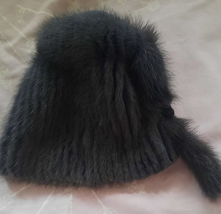 Продаётся шапка 250 грн.