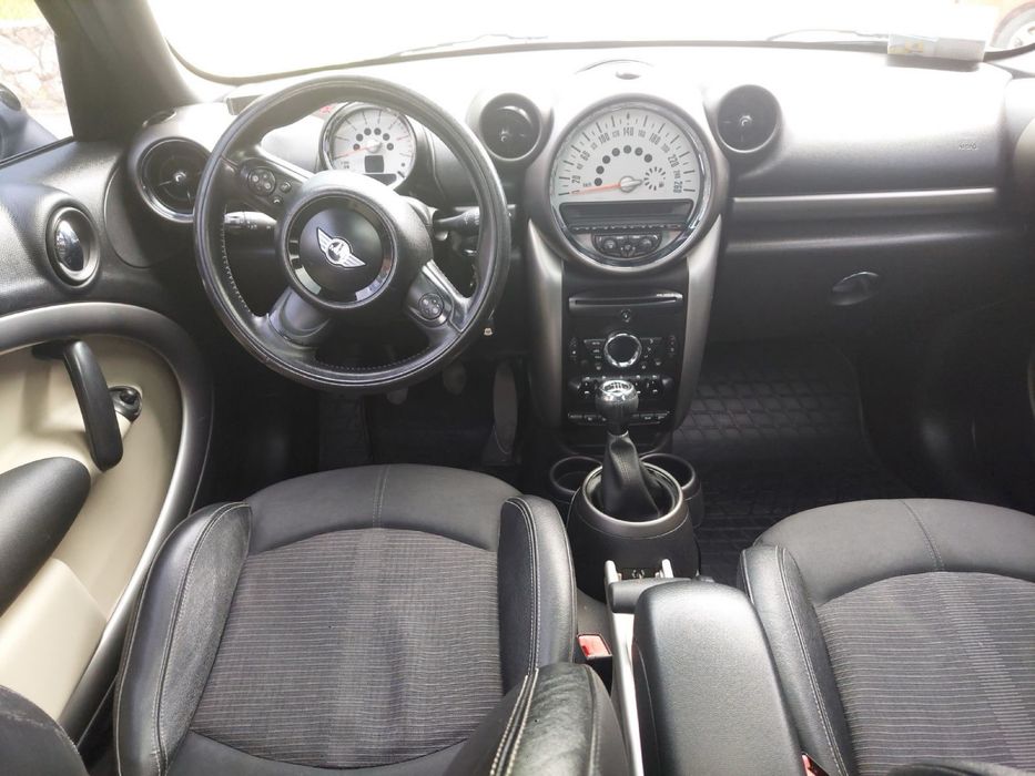 Mini Cooper 2011 рік