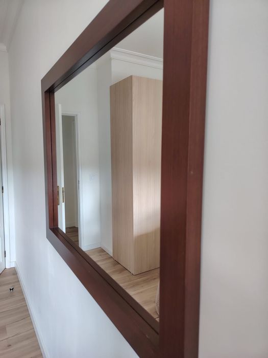 Móvel e espelho Quarto