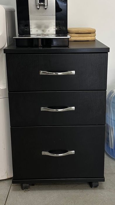 Тумба на колесиках, черная