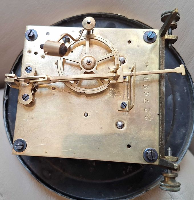 Stary wiszący zegar Kienzle