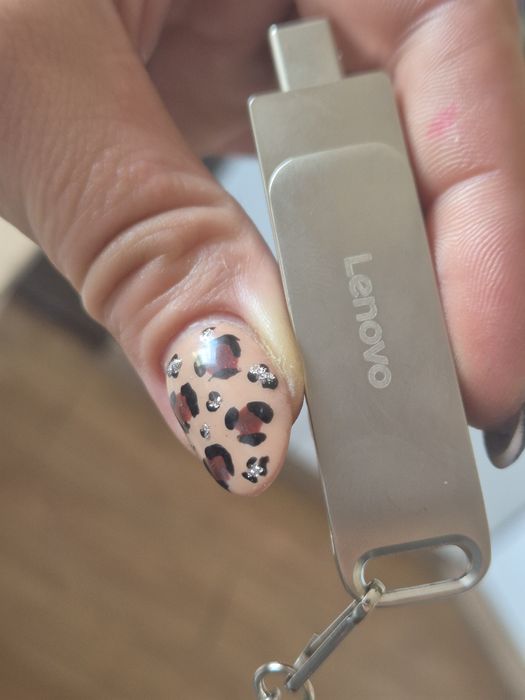 Nowy pendrive Lenovo 2 TB