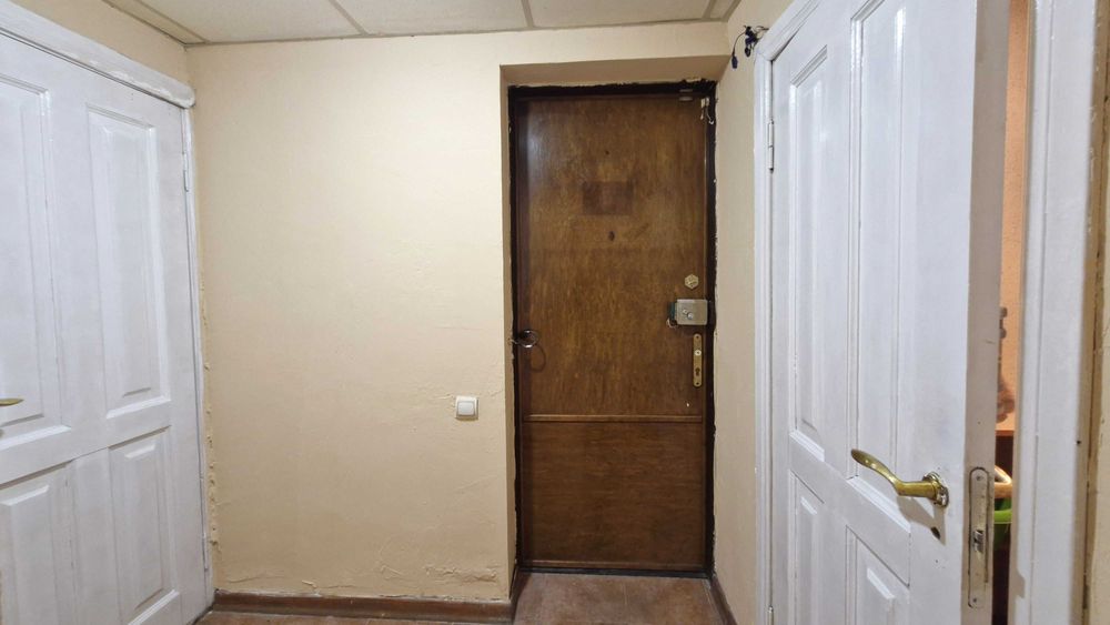 Продам 3 комнатную квартиру дом  в центре Соборная площадь Дерибасовск