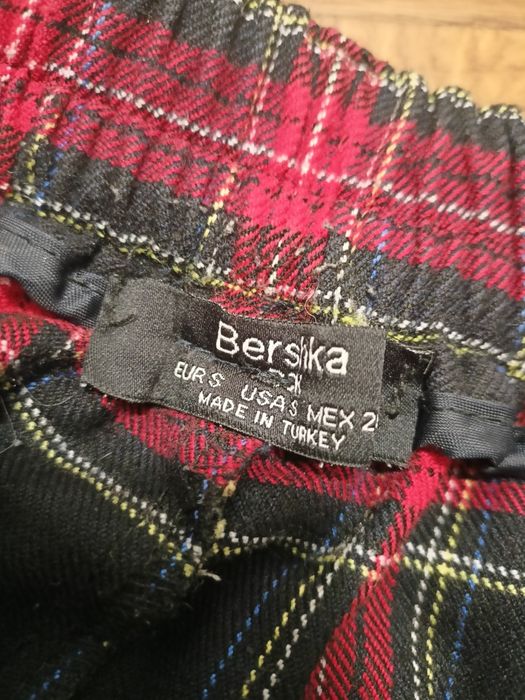 Spodnie damskie Bershka S
