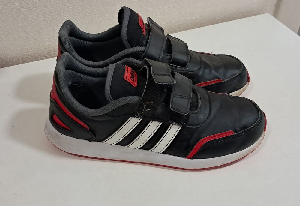 Кроссовки Adidas 35