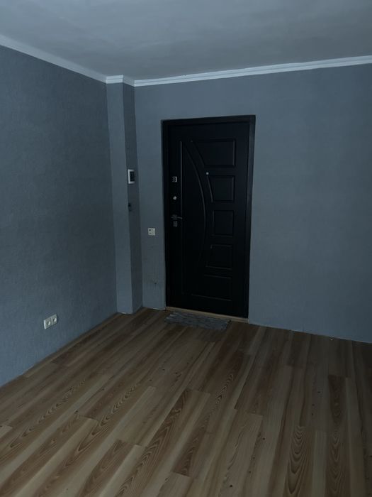 Кімната в гуртожитку в центрі міста з гарними сусідами