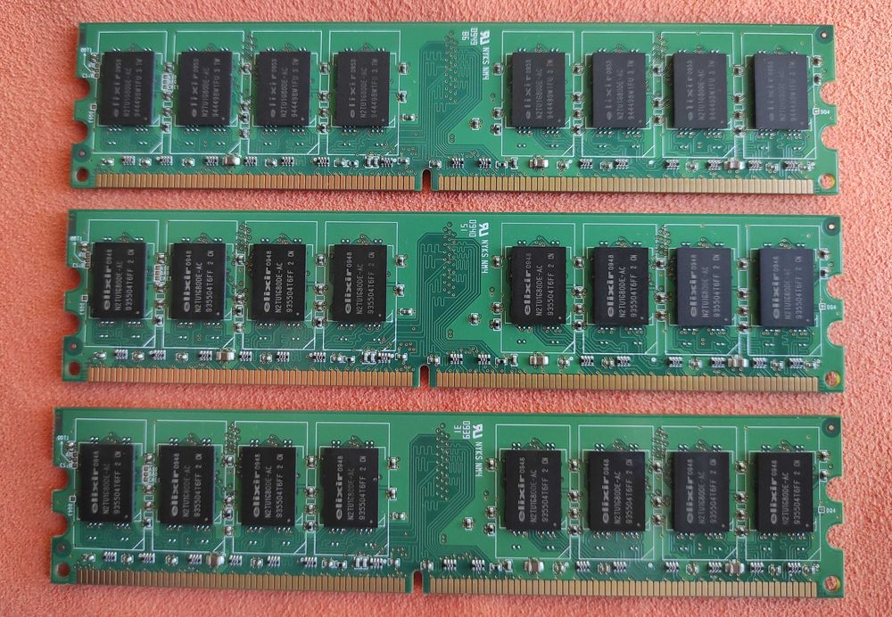 DDR2 6GB (3x2GB) Nanya 800MHz CL5 (®OC 1066MHz CL6 1.8v)
