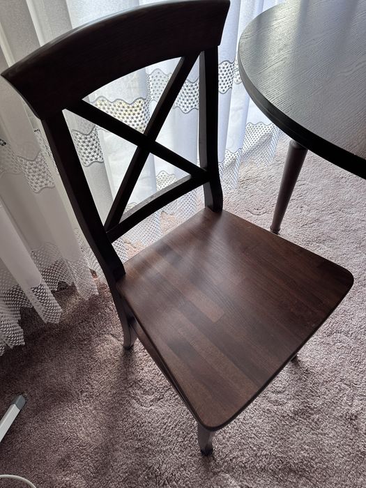 Столовый стол и 6 стульев