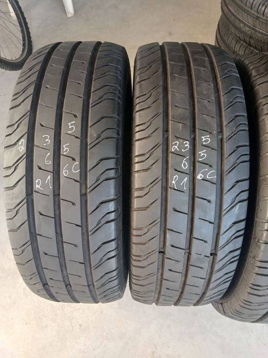 4 pneus 235 65 r16C Continental