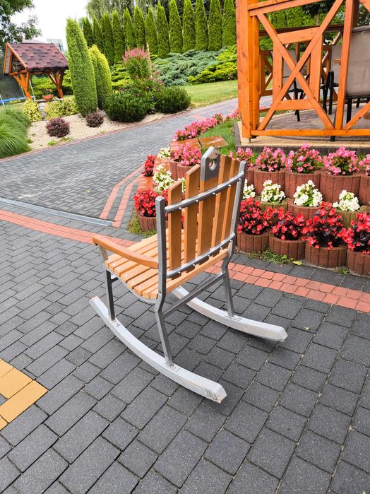 Fotel bujany oryginalny metalowo-drewniany
