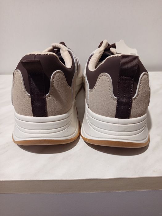 Жіночі кросівки з натуральної шкіри