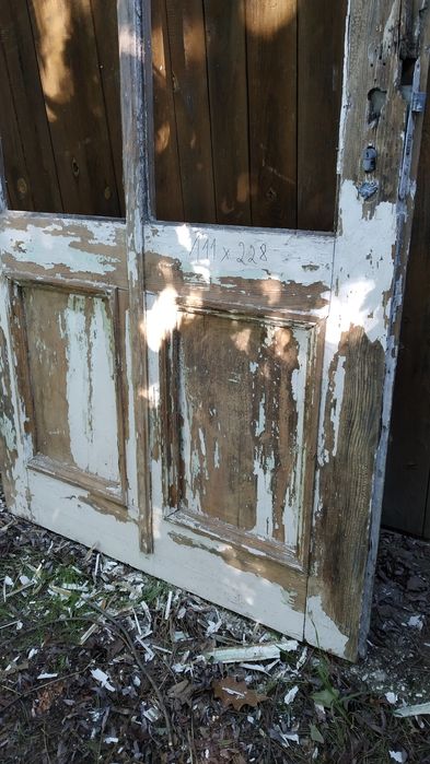 Zabytkowe drzwi przedwojenne 228×111