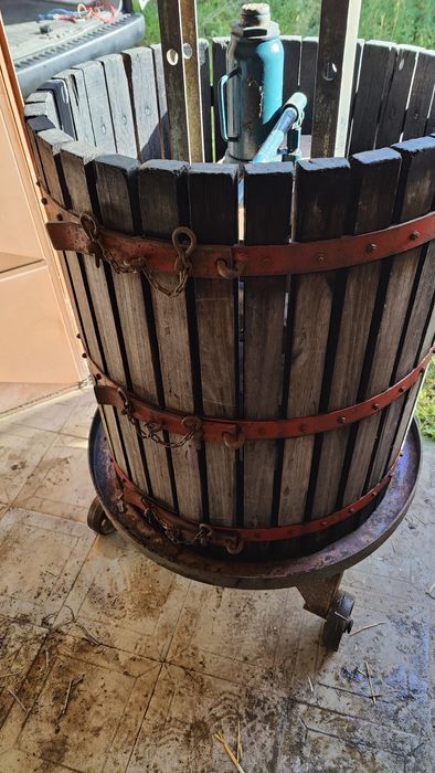 Prensa hidráulica para uvas