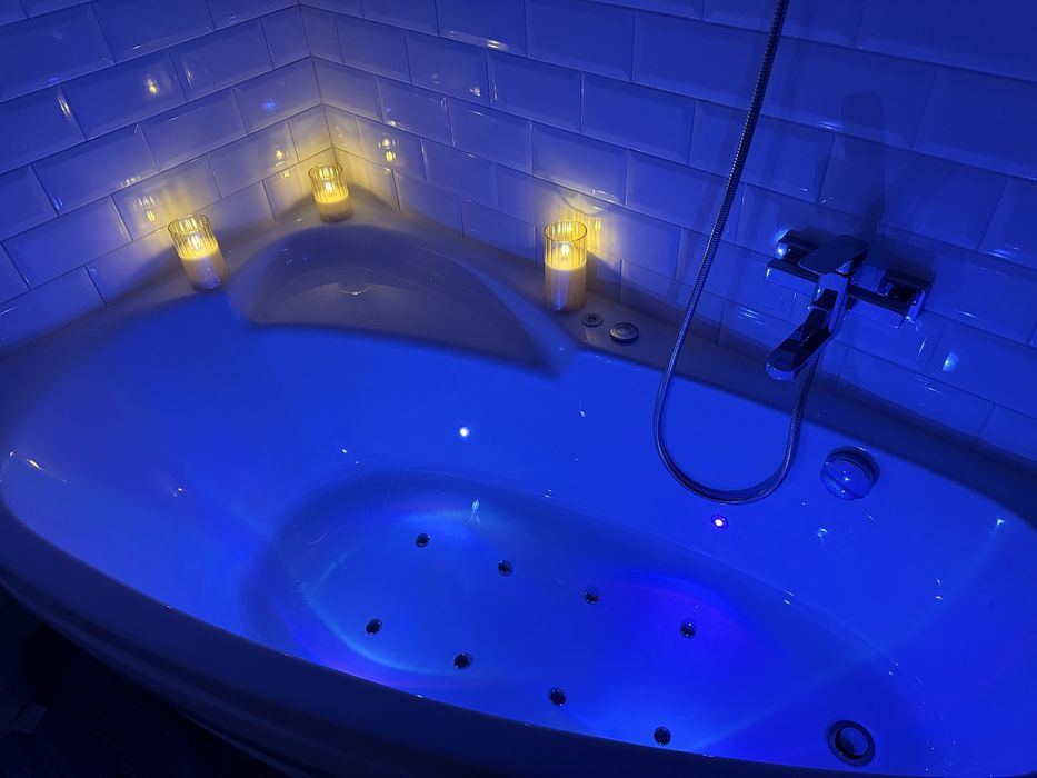 Квартира з Джакузі подобово , пр. Михайла Лушпи, 5 навпроти ТЦ  LAVINA